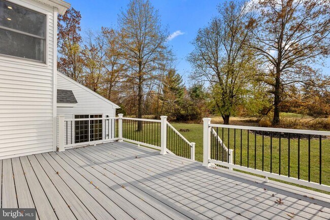 Building Photo - 271 Stoopville Rd