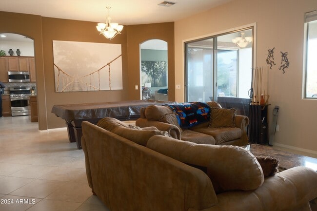 Building Photo - 18428 W Summer Haven Dr