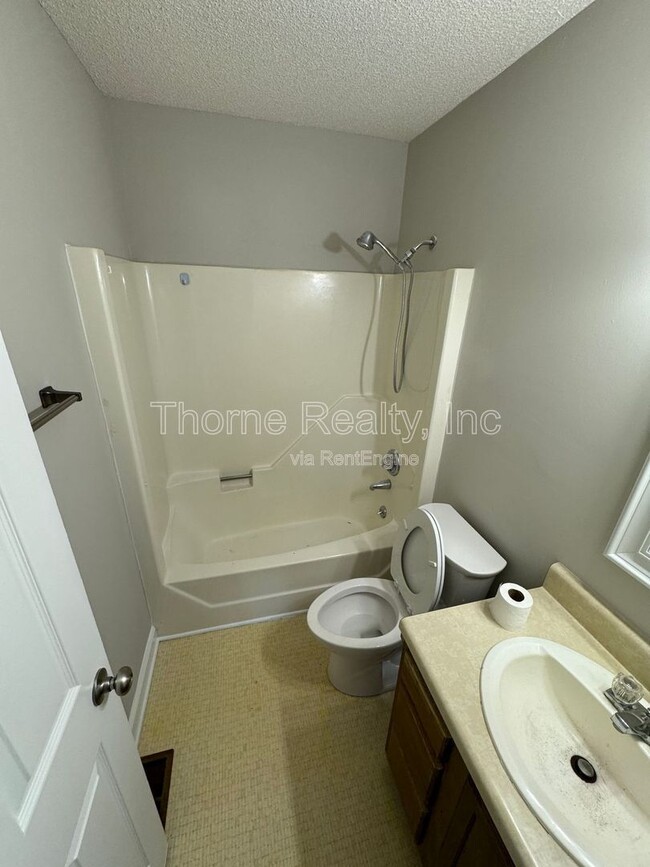 Building Photo - 1907 Heritage Cir