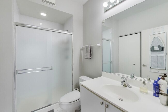 Building Photo - 435 W Erie St