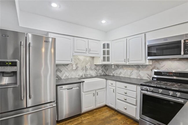 Building Photo - 3036 Vinings Ferry Dr SE
