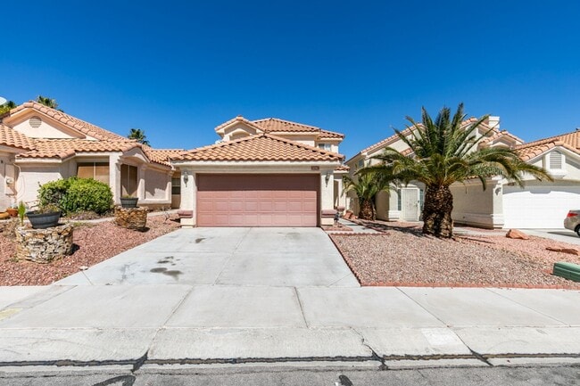 Building Photo - Charming 3 bedroom, 2.5 bathroom home near Summerlin