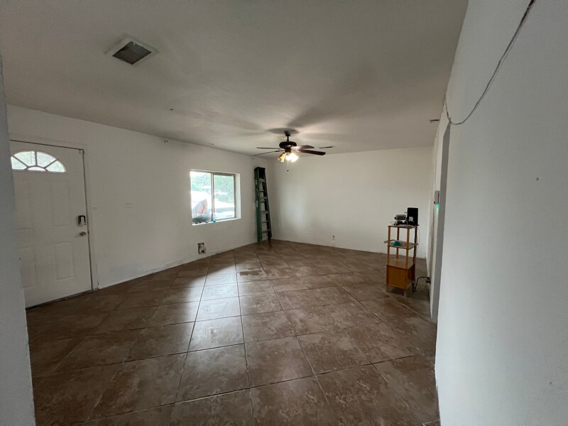 Building Photo - 1013 Rancho Rd