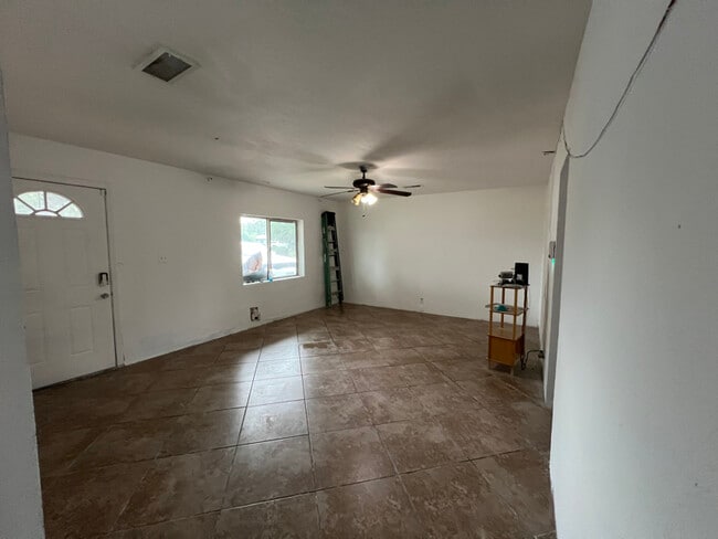 Building Photo - 1013 Rancho Rd