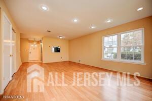 Building Photo - 28 Morgan Pl