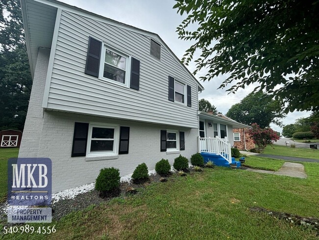 Building Photo - 3158 Galloway Dr