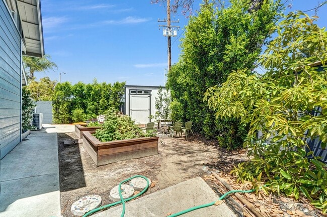 Building Photo - 14501 Wesfall Rd., Tustin CA 92780 5 BR, 3...