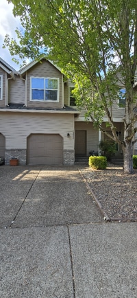 Building Photo - 18582 SW Takena Ct