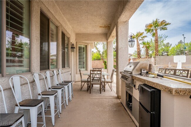 Building Photo - 10725 Bernini Dr