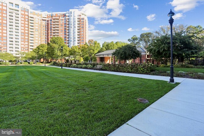 Building Photo - 5809 Nicholson Ln