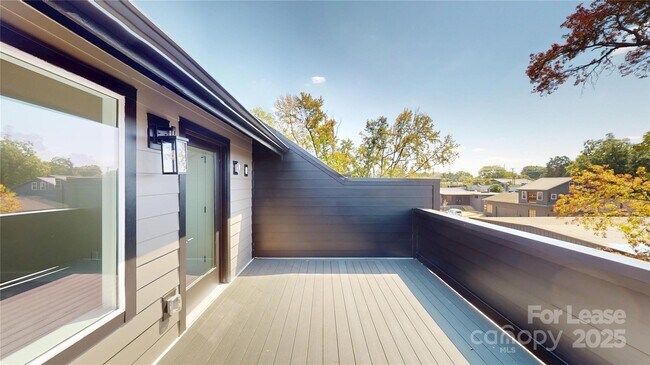 Building Photo - 407 Devender Ln