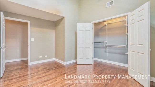 Building Photo - 2329 W Harrison St