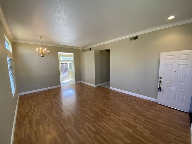 Building Photo - Charming Single-Story Home in Tracy — Acro...