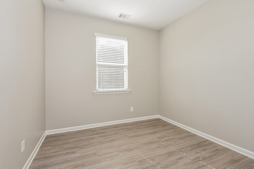 Building Photo - 311 Upper Pheasant Ct