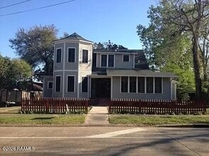 Building Photo - 215 Versailles Blvd