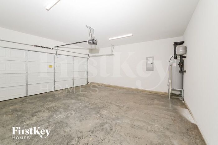 Building Photo - 412 Avery Ave