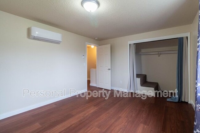 Building Photo - 1327 Z St