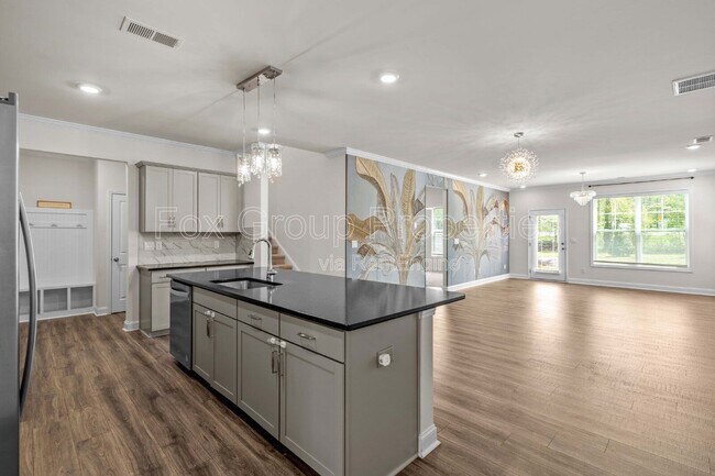 Building Photo - 4110 Steel Wy