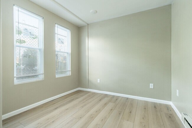 Building Photo - 104 S 51st St