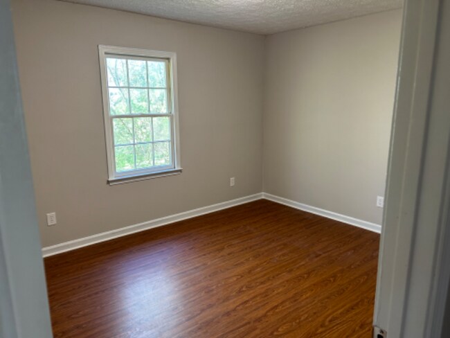Building Photo - 135 Ashmore Ct