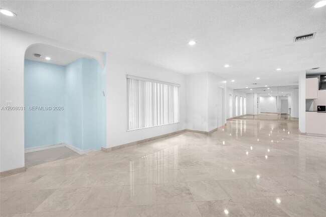 Building Photo - 3441 N Hills Dr