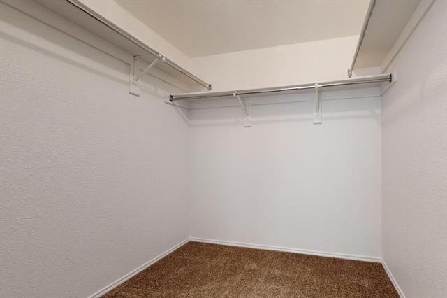 Building Photo - 1330 Kensington Ct