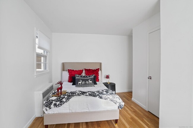 Building Photo - 132 Toll House Ln