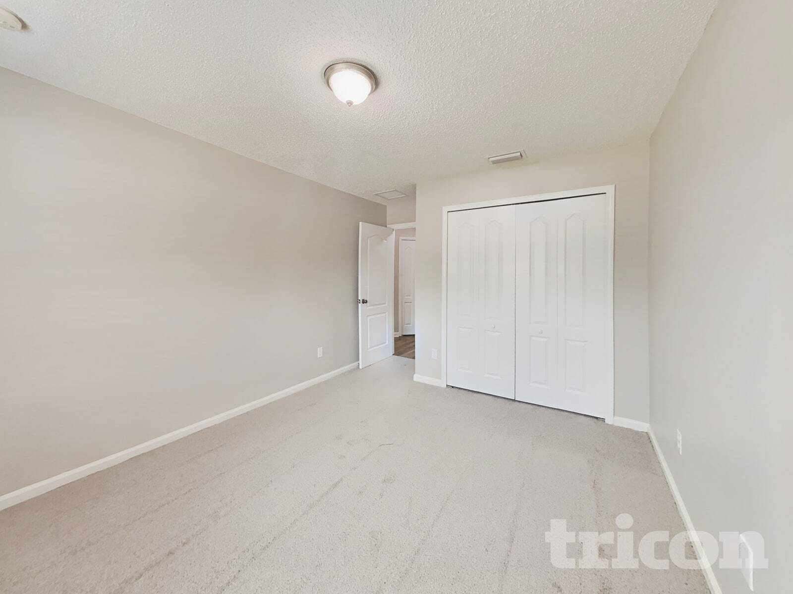 Building Photo - 6669 Southern Oaks Dr