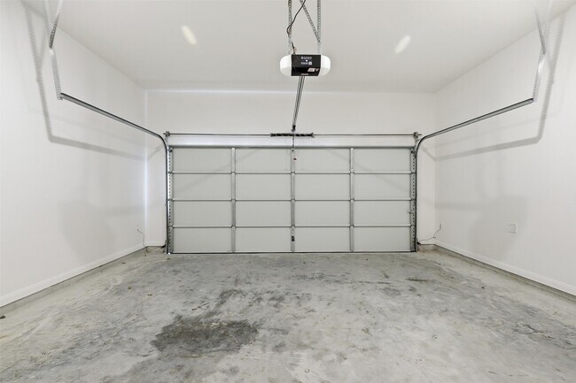 Building Photo - 208 Clark Rd