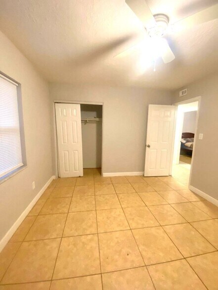 Building Photo - 9 Areca Dr