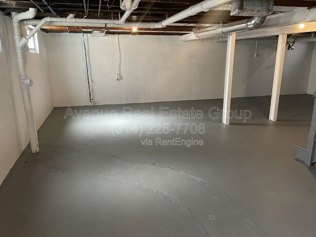 Building Photo - 2944 Moniteau Dr