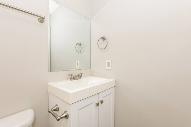 Building Photo - 116 Hermitage Dr