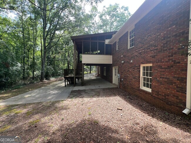 Building Photo - 222 Lacey Ln