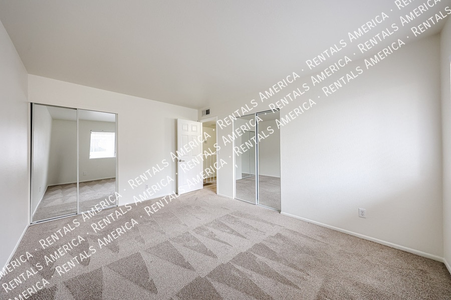 Building Photo - 8548 E Belleview St