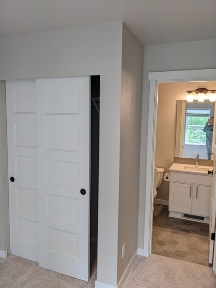 Building Photo - 13717 Admiralty Way