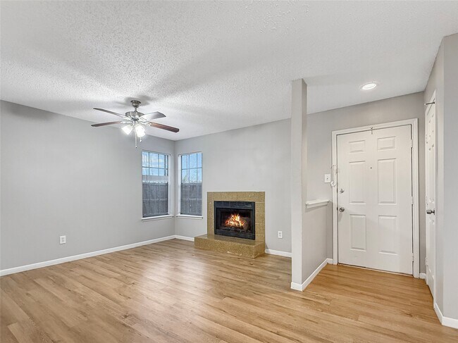 Building Photo - 25144 Budde Rd