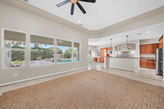 Building Photo - 112 Tesori Dr