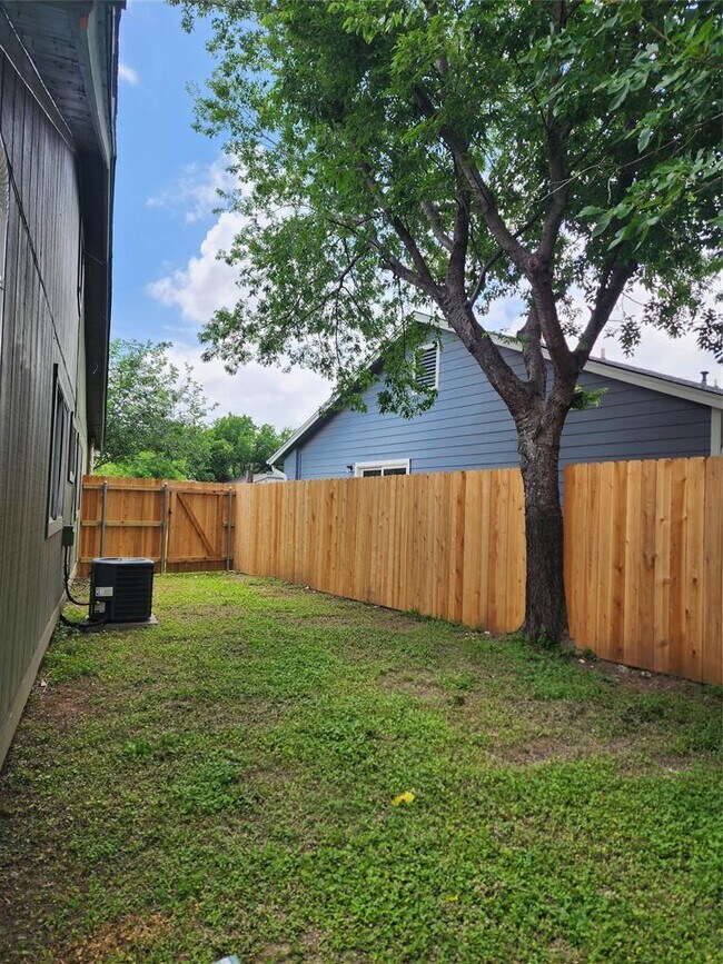 Building Photo - 502 Burlwood Ct