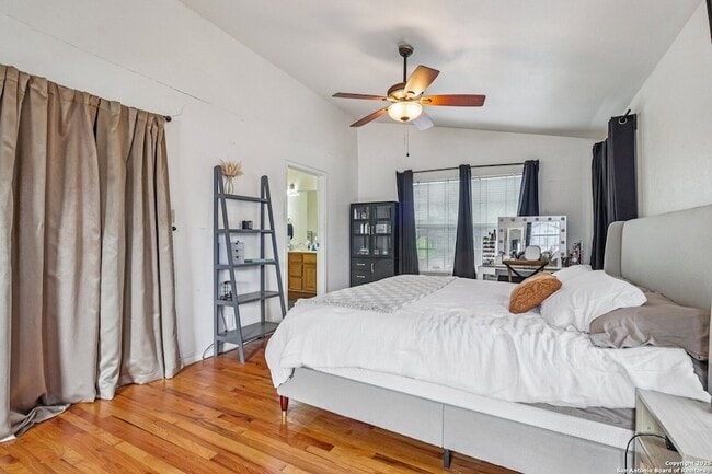 Building Photo - 2709 W Craig Pl