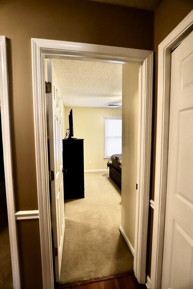 Building Photo - 2415 Edmunds Dr