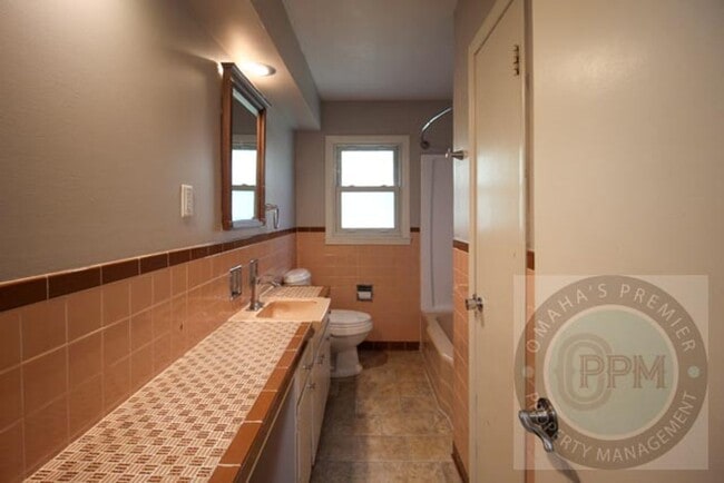 Building Photo - Beautiful and Spacious 3 Bedroom / 2 Bath ...