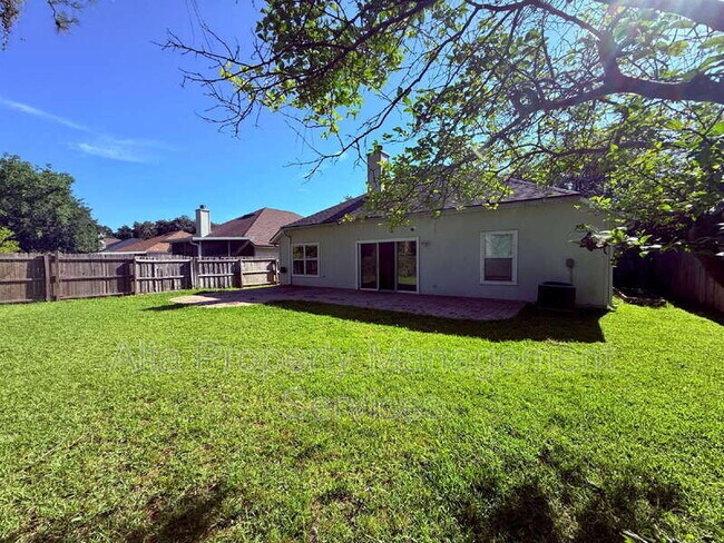 Building Photo - 2462 Coachman Lakes Dr