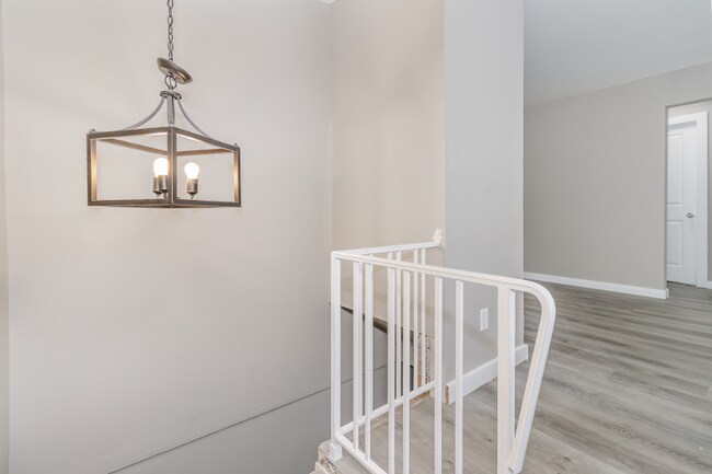 Building Photo - 6305 Englewood Ave