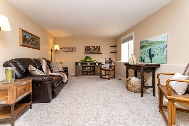 Building Photo - Spacious Corner Lot Gem in Ridgeview at St...