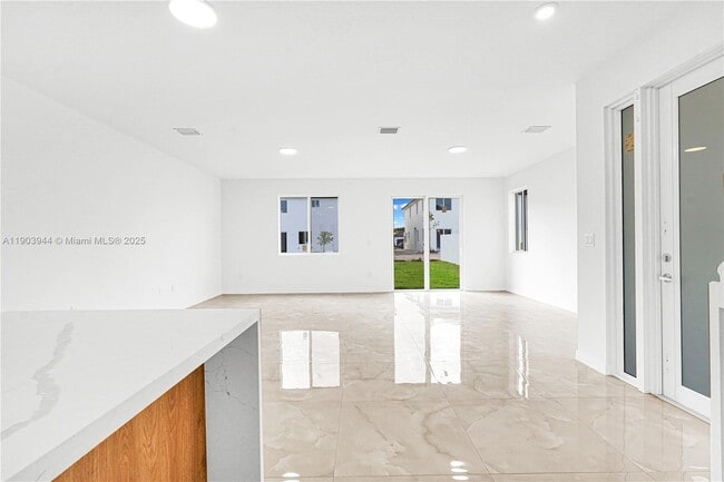 Building Photo - 22555 SW 125th Ave