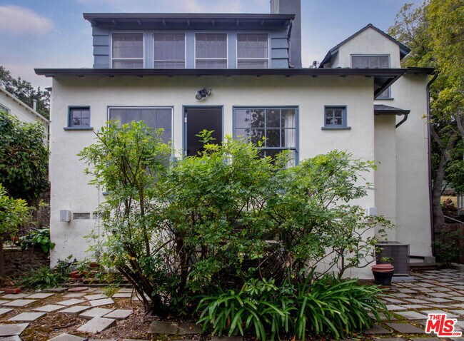 Building Photo - 12056 Laurel Terrace Dr