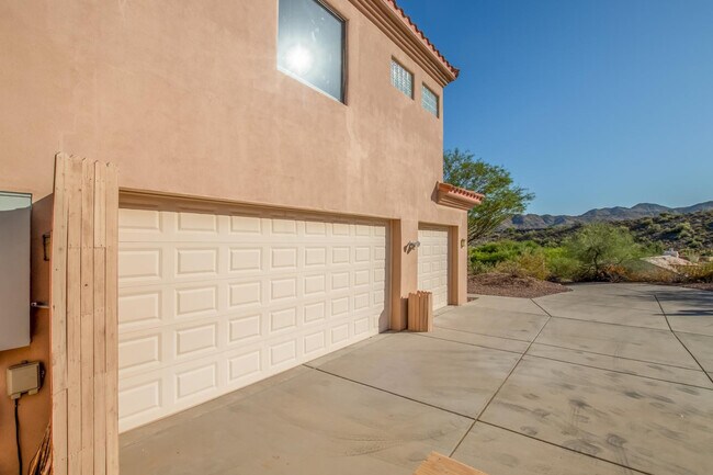 Building Photo - 15330 E Walnut Ln