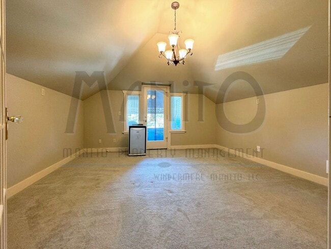 Building Photo - South Hill Swank