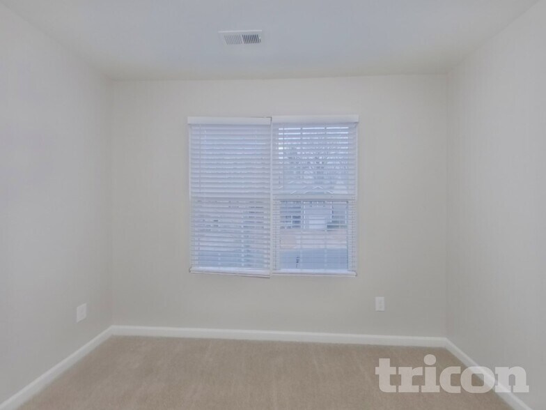 Building Photo - 4729 Brewer Dr