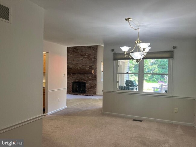 Building Photo - 3576 Windridge Dr